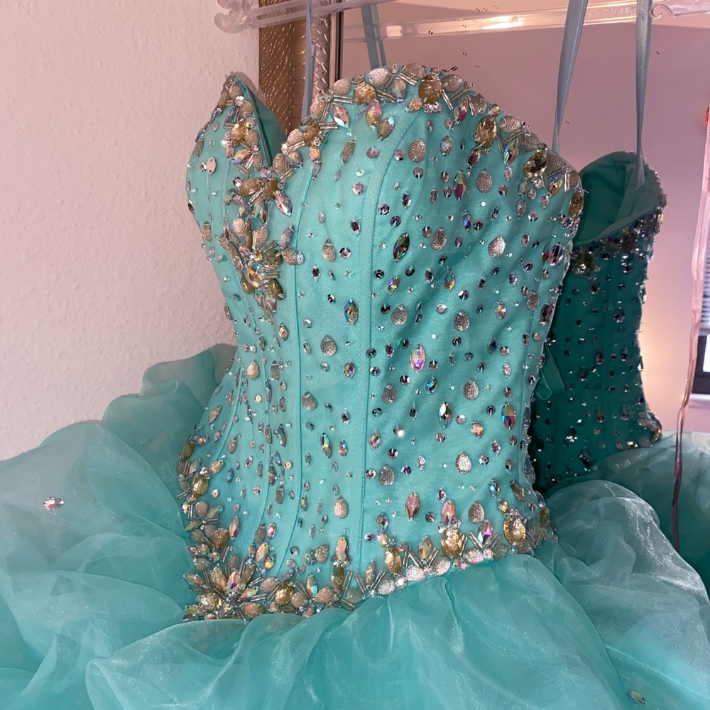 I am selling my Quinceanera dress. Wore once. - Picture 1 of 3